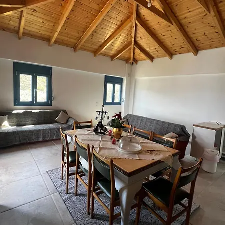 Sarantopoyloy Eleni Ferienhaus Tirós