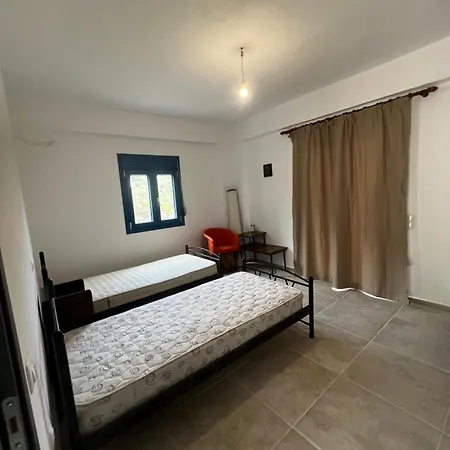 Sarantopoyloy Eleni *