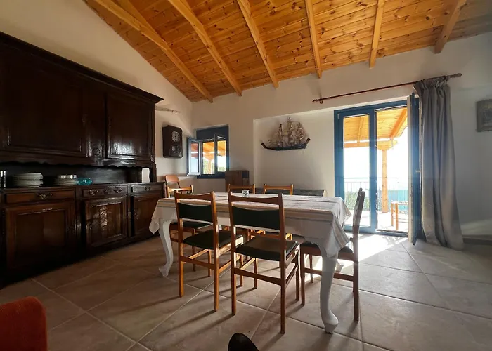 Ferienhaus Sarantopoyloy Eleni *