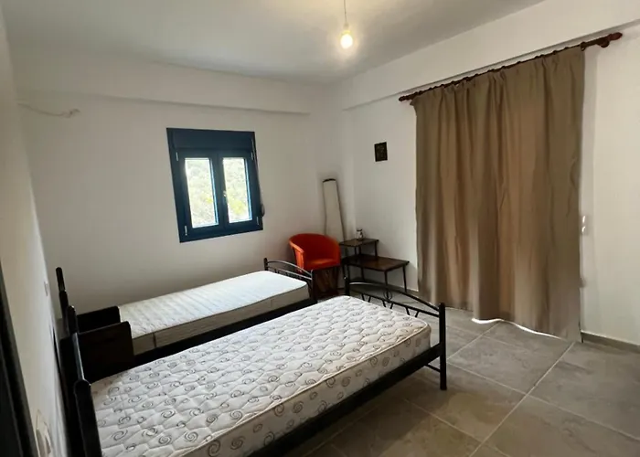 Sarantopoyloy Eleni *